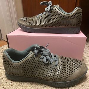 NOBULL LEATHER TRAINER (WOMEN'S) - 9 / NORDIC GREY